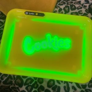 Cookies Light Up Glow Tray & Yellow Velvet Travel Bag